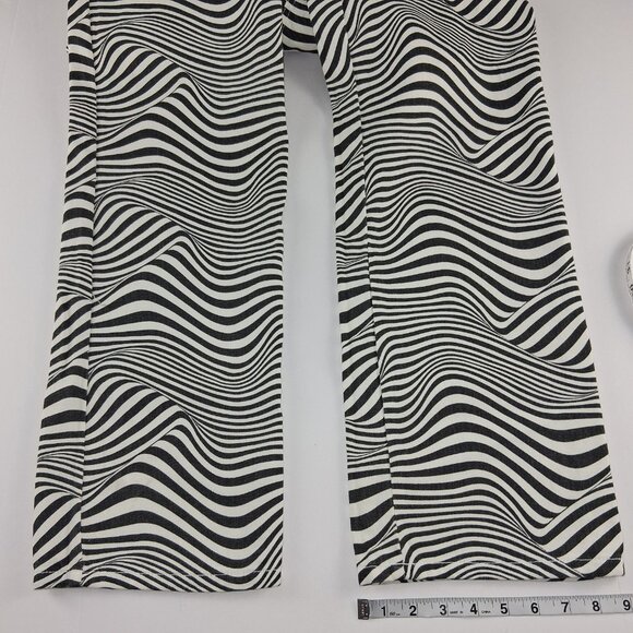 Forever 21 Premium Straight Leg Jeans Women's Size 27 Black White Abstract Print - Picture 3 of 8